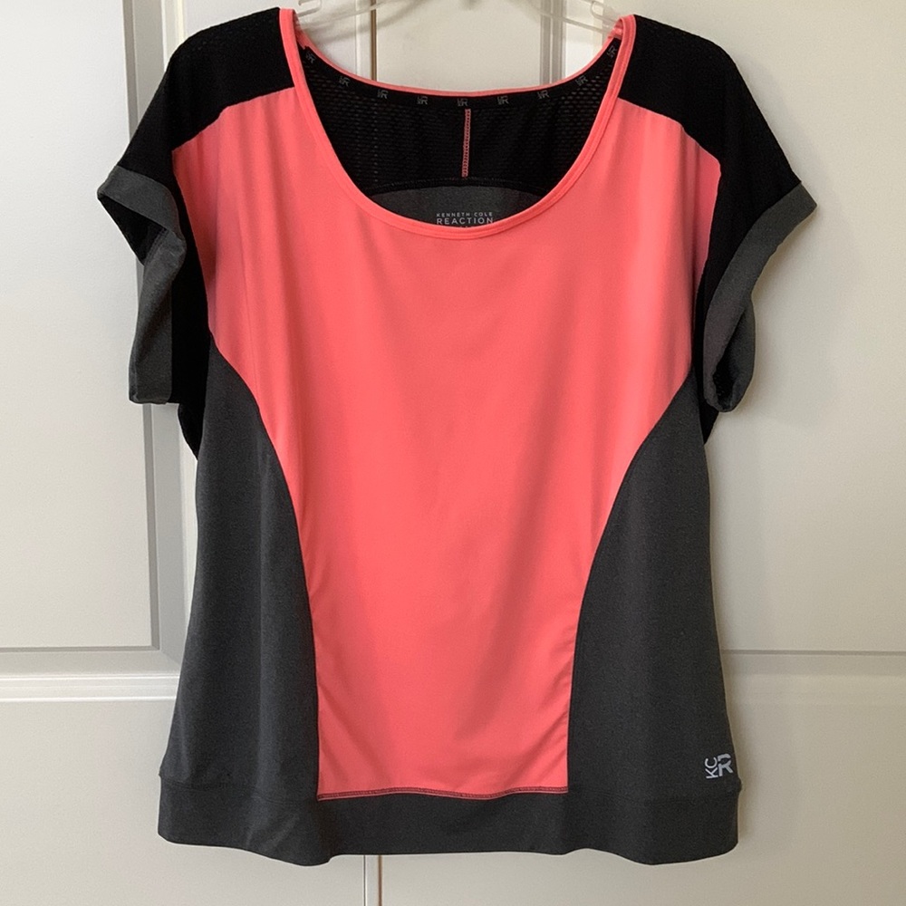 Kenneth Cole Reaction woman activewear